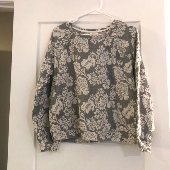 Gray & White Sweater size Large
